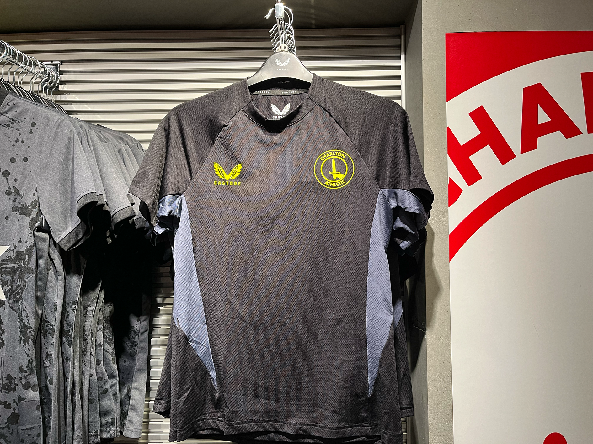Enjoy big savings on training and travel wear | Charlton